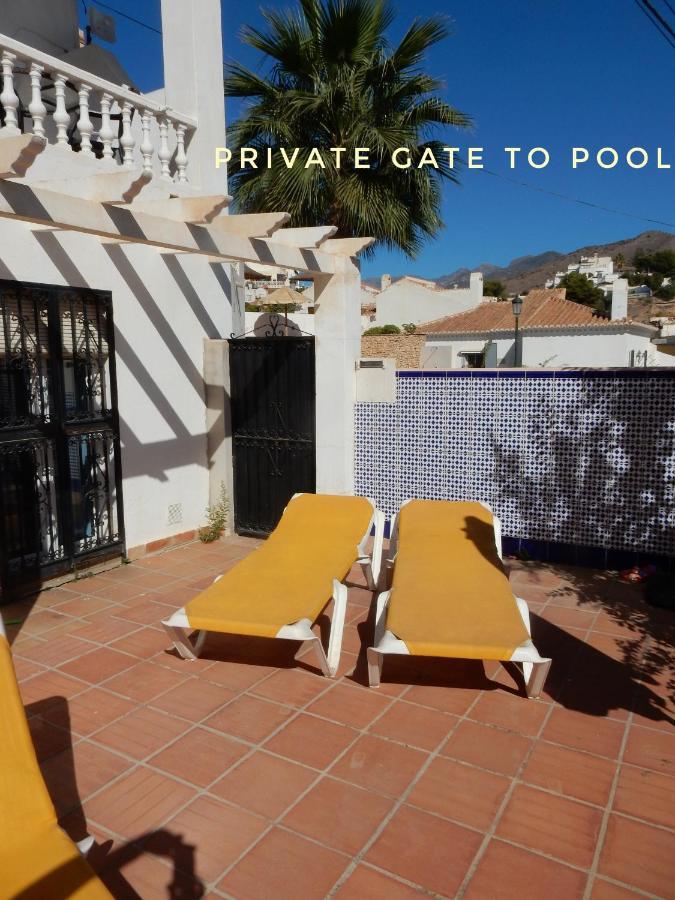 Beach Villa ,Nerja, Seaview, Pool, 3 Bedrooms, Huge Terrace And Garden ภายนอก รูปภาพ